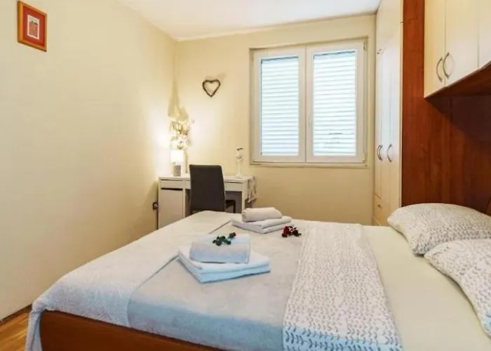 Meta Olive Apartment