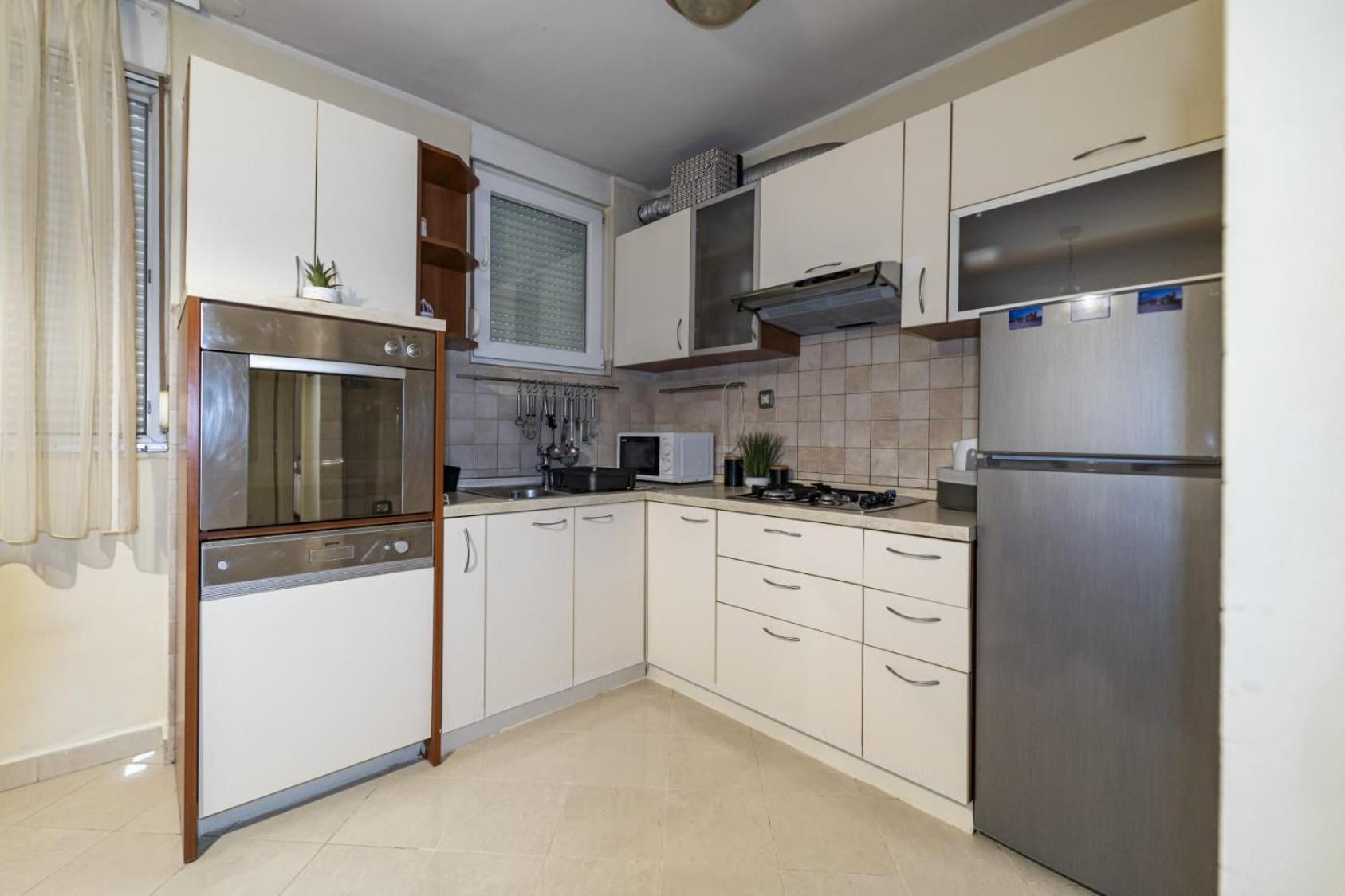 Meta Olive Apartment