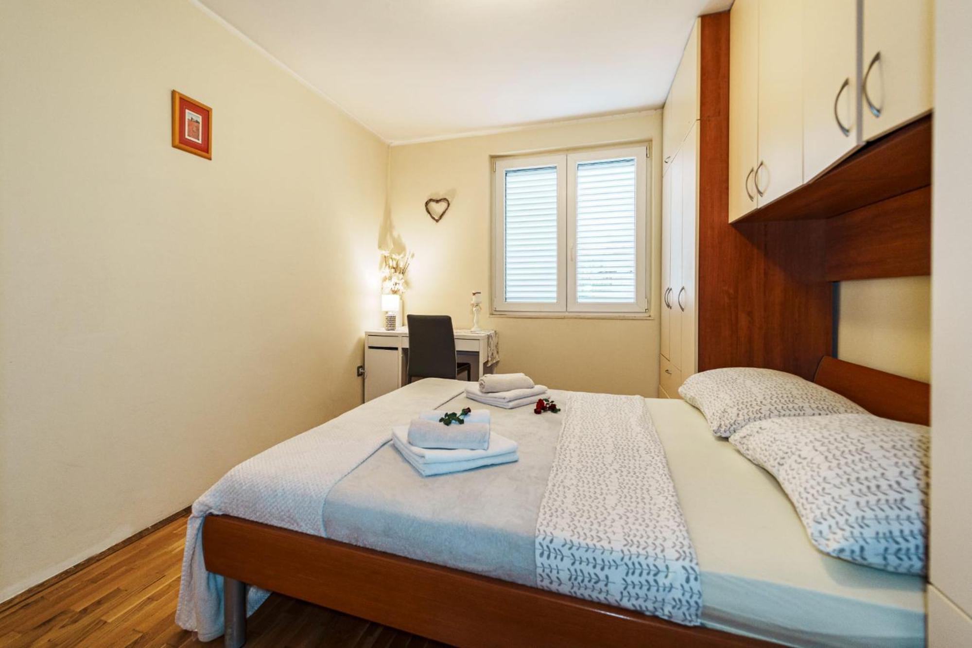 Meta Olive Apartment *